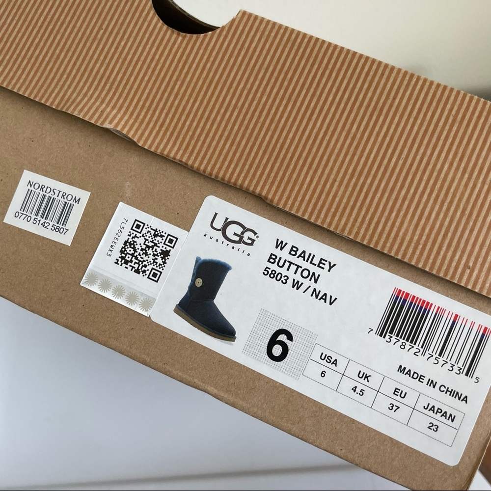 ugg • bailey button boot - Picture 10 of 10